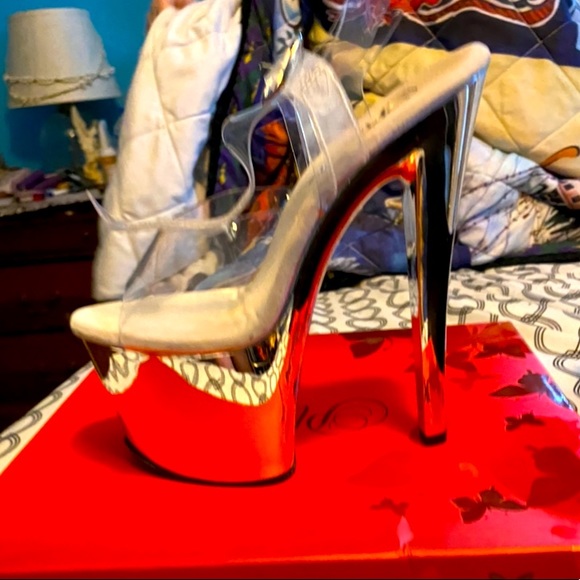 Size 5 Chrome heels - Picture 1 of 4